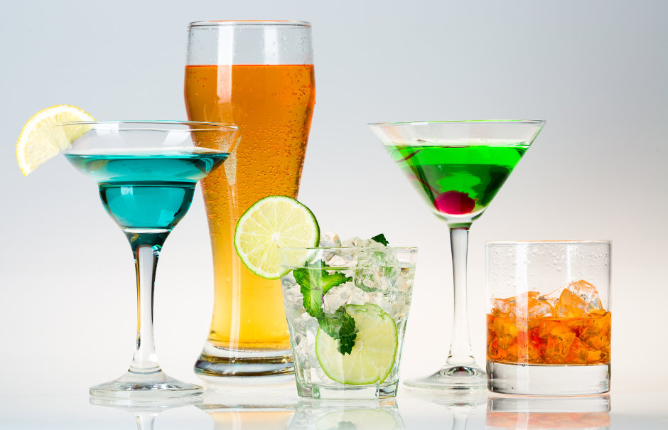 alcoholic drinks are high in purine and can increase uric acid